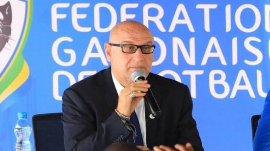 La FIFA ordonne au Gabon de payer de grosses indemnités à l’ancien coach des Panthères Patrice Neveu