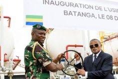 Le général Brice Clotaire Oligui Nguema inaugure l’usine GPL de Batanga