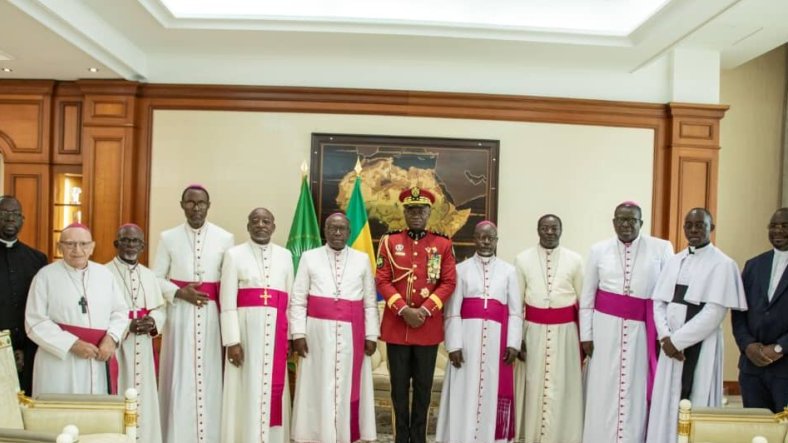 Rencontre fructueuse entre le président de la transition et la Conférence épiscopale gabonaise